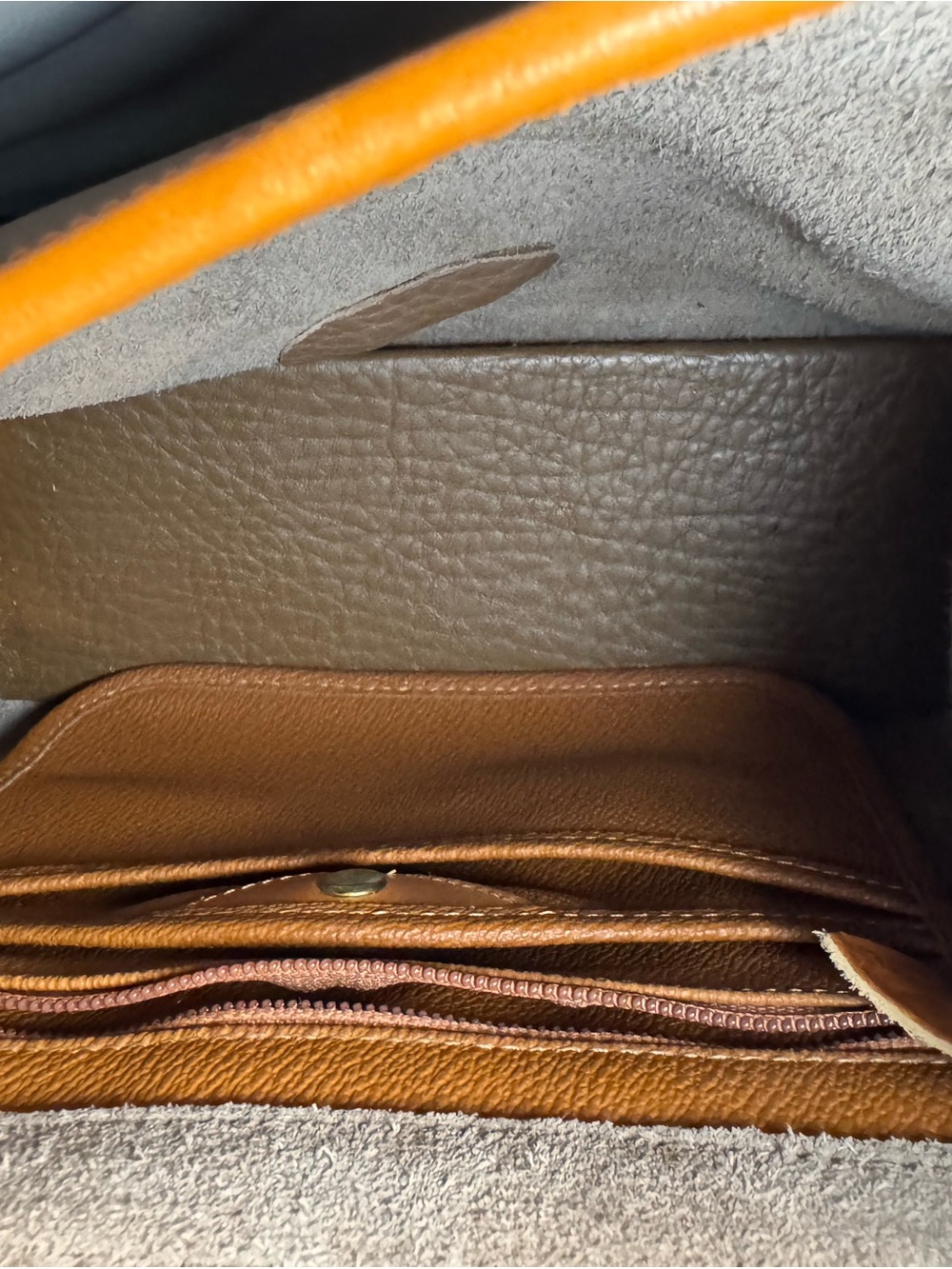 Vintage Dooney & Bourke Essex Crossbody All Weather Bag (10x8) - Picture 12 of 14